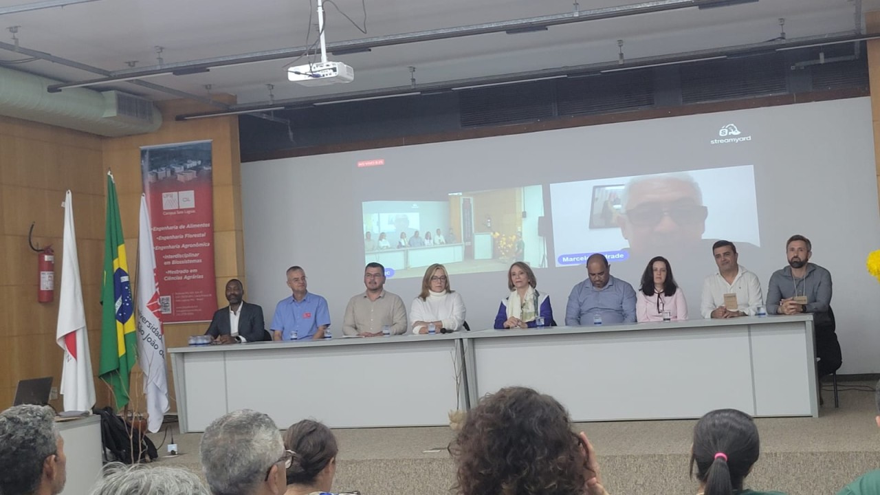 PROFESSOR DOUTOR ANDRÉ SINELA REPRESENTA O IP-UJES EM EVENTOS INTERNACIONAIS SOBRE SAVANAS E AGROECOLOGIA NO BRASIL