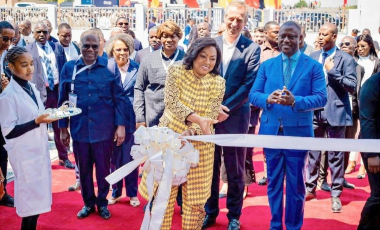 Inauguração da Escola Eiffel no Huambo pela Primeira-Dama