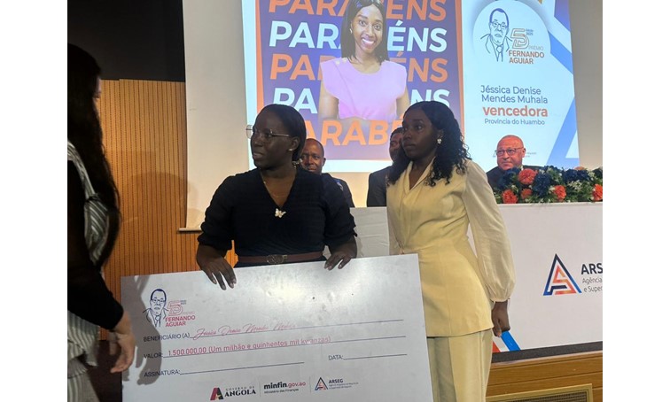 ESTUDANTE DA FACULDADE DE ECONOMIA DA UJES VENCE A 5.ª EDIÇÃO DO PRÉMIO FERNANDO AGUIAR