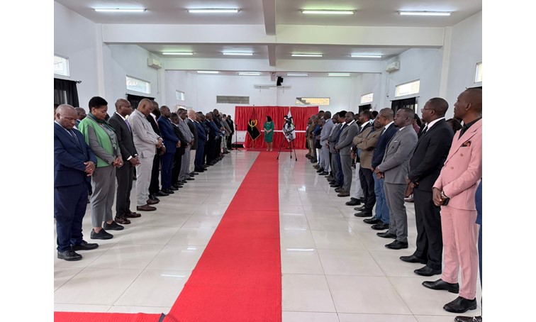 MENSAGEM DE CUMPRIMENTO DE ANO NOVO DOS TRABALHADORES DA UJES